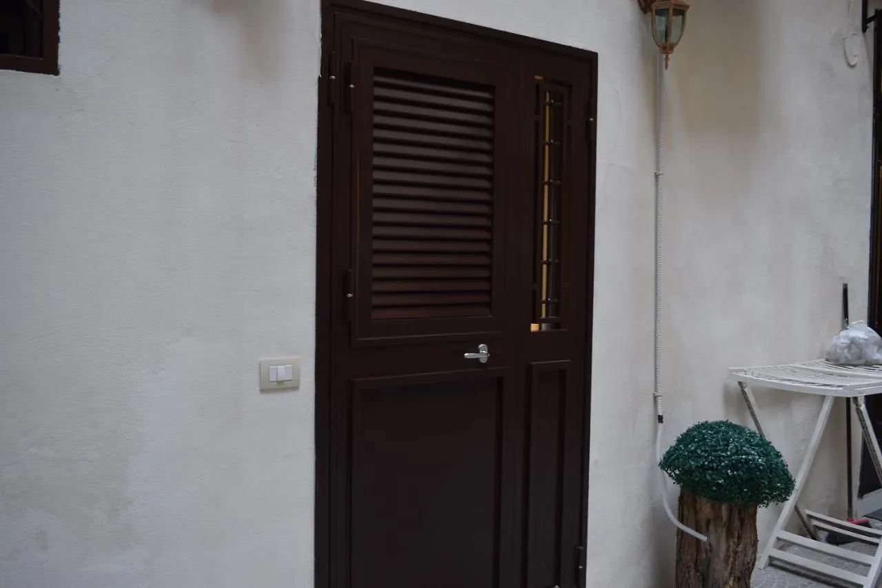 Appartamento Nonnona House-Napoli Centro Italia