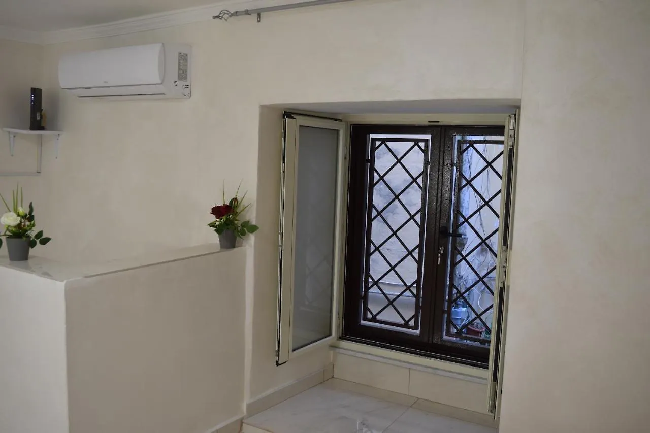 Nonnona House-Napoli Centro Apartment